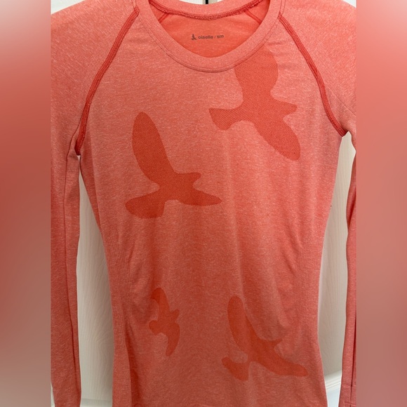 Oiselle Wings Out Long Sleeve Top Activewear Work Out Top Thumbholes Size Small - Picture 4 of 7